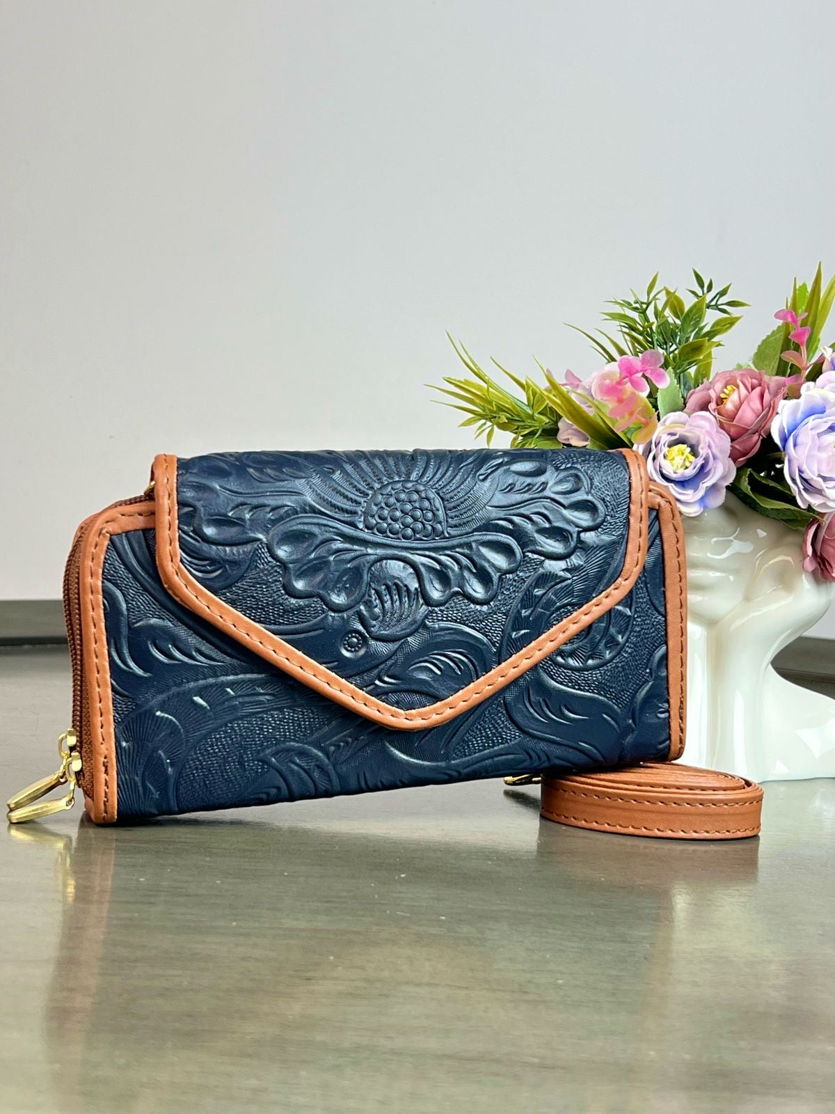 CARTERA PIEL TAPA AZUL MARINO