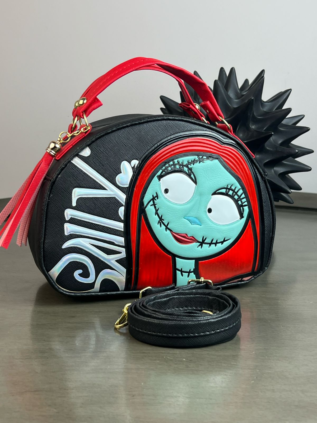 MALETITA PERSONAJE SALLY NEGRO/ROJO