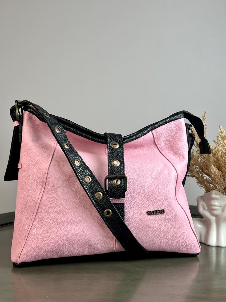 JS BOLSO DE PIEL CINTO ROSA/NEGRO HERRAJE LATÓN VIEJO