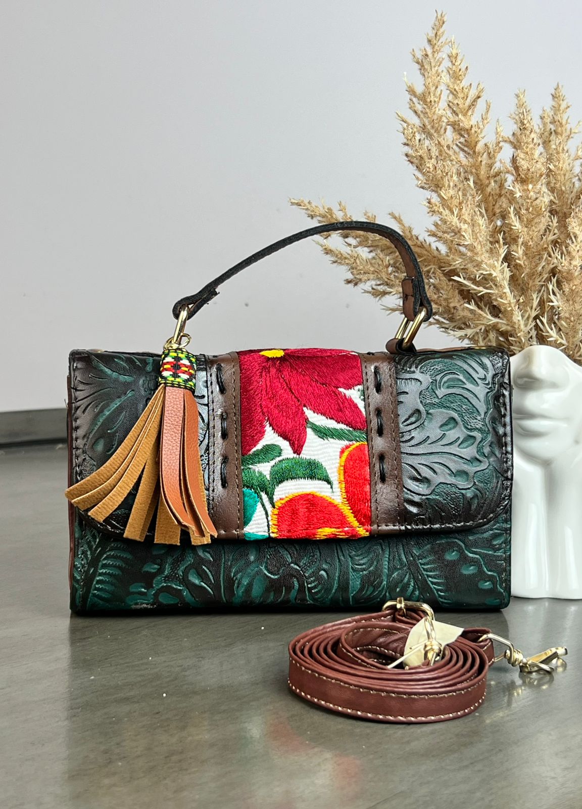 MAOMA DELIA 1.0 FRANJA BORDADO VERDE/FONDO BLANCO