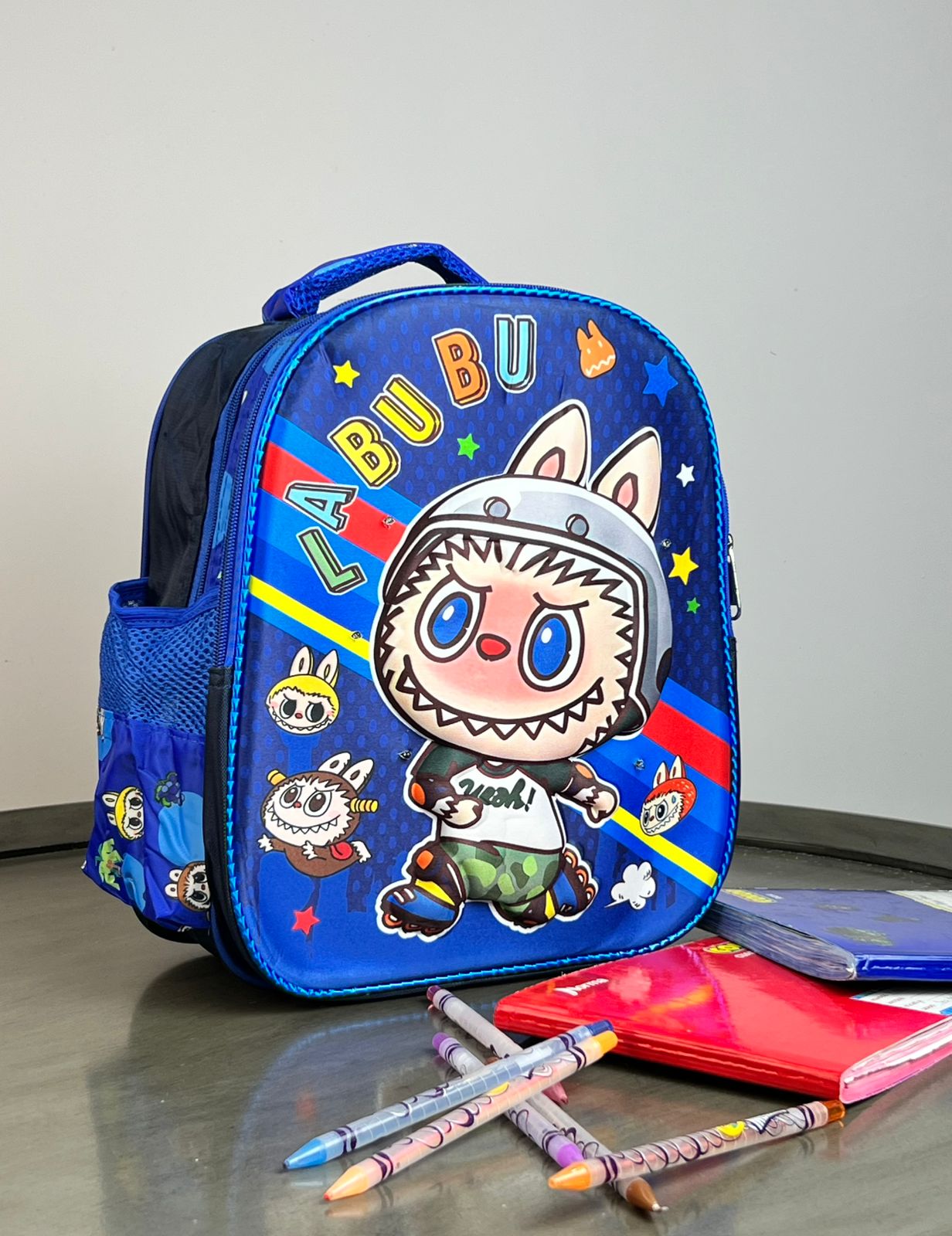 MOCHILA KYNDER PERSONAJES 3D LABUBU AZUL REY