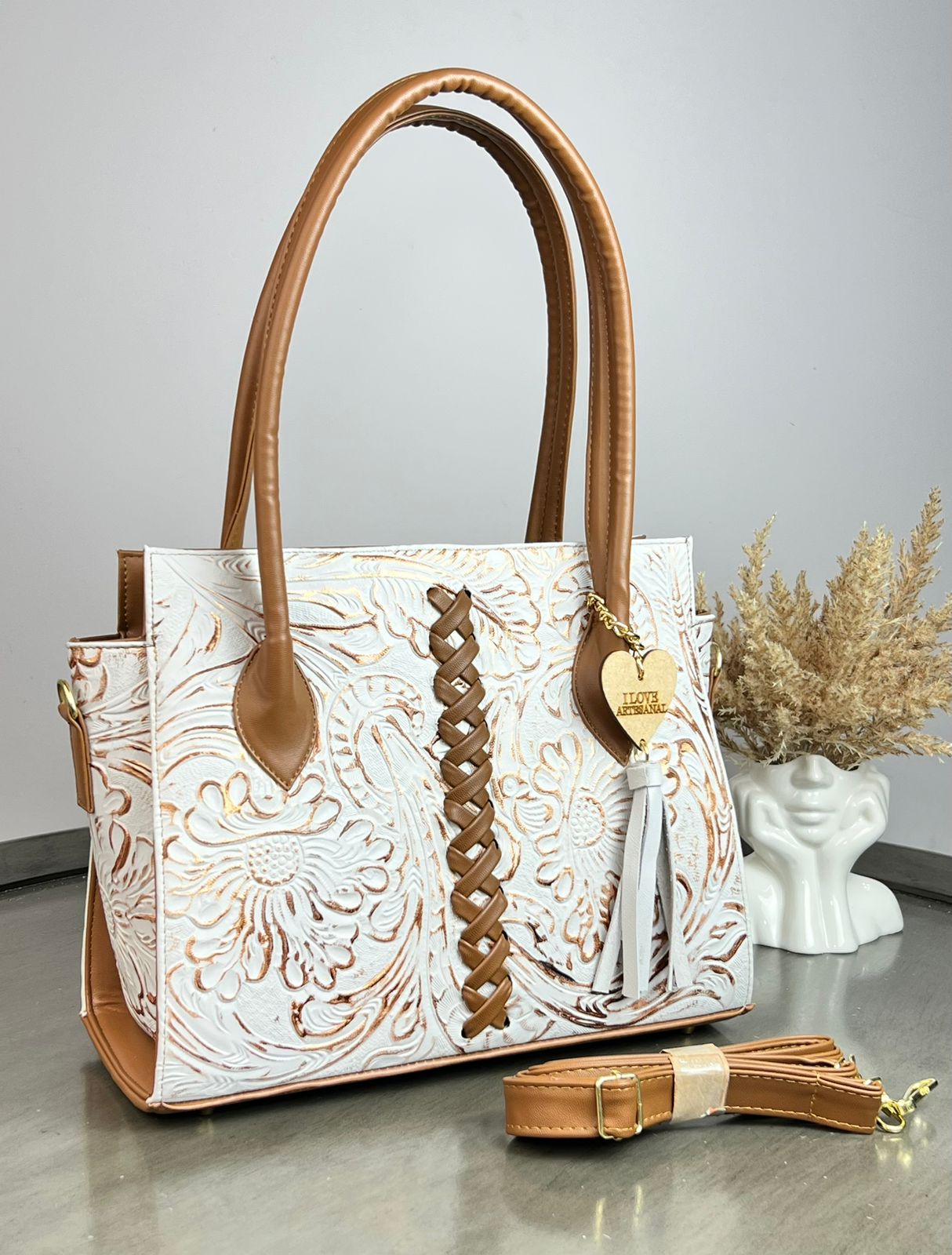 BOLSA NICOLE PIEL DE FLORES BLANCA COBRE/CAMEL