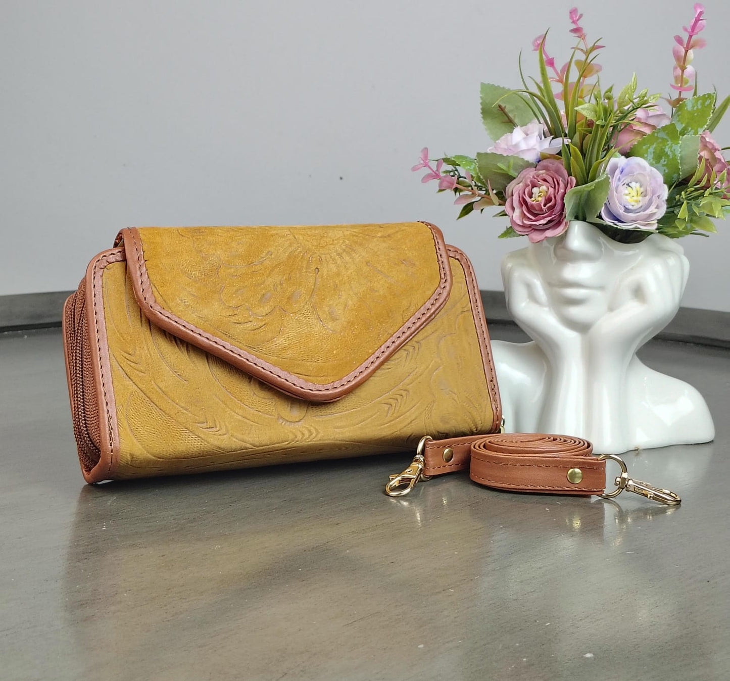CARTERA PIEL TAPA MIEL