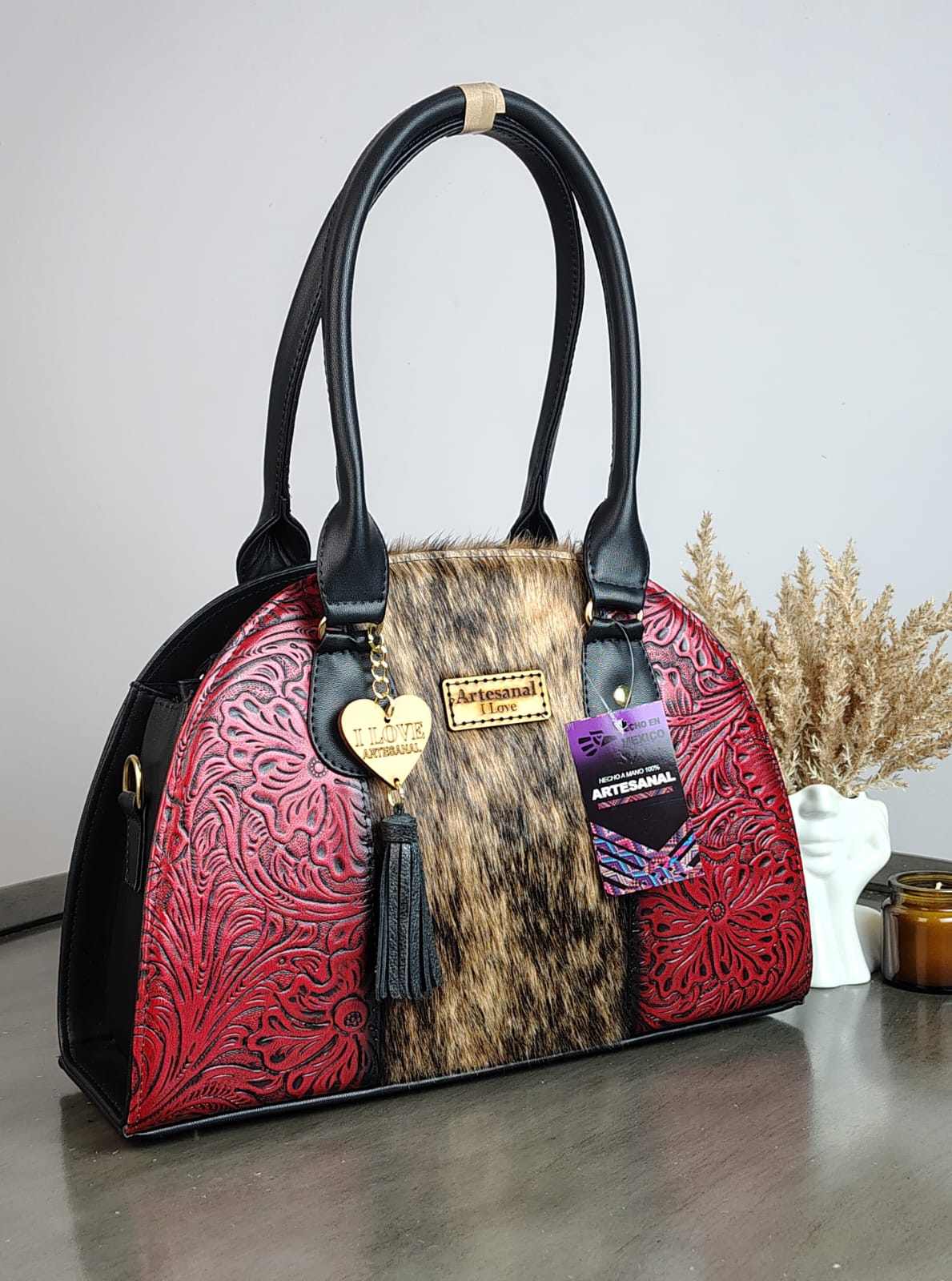 BOLSO RUBI FRANJA DE PELO CAMEL/GRABADO ROJO