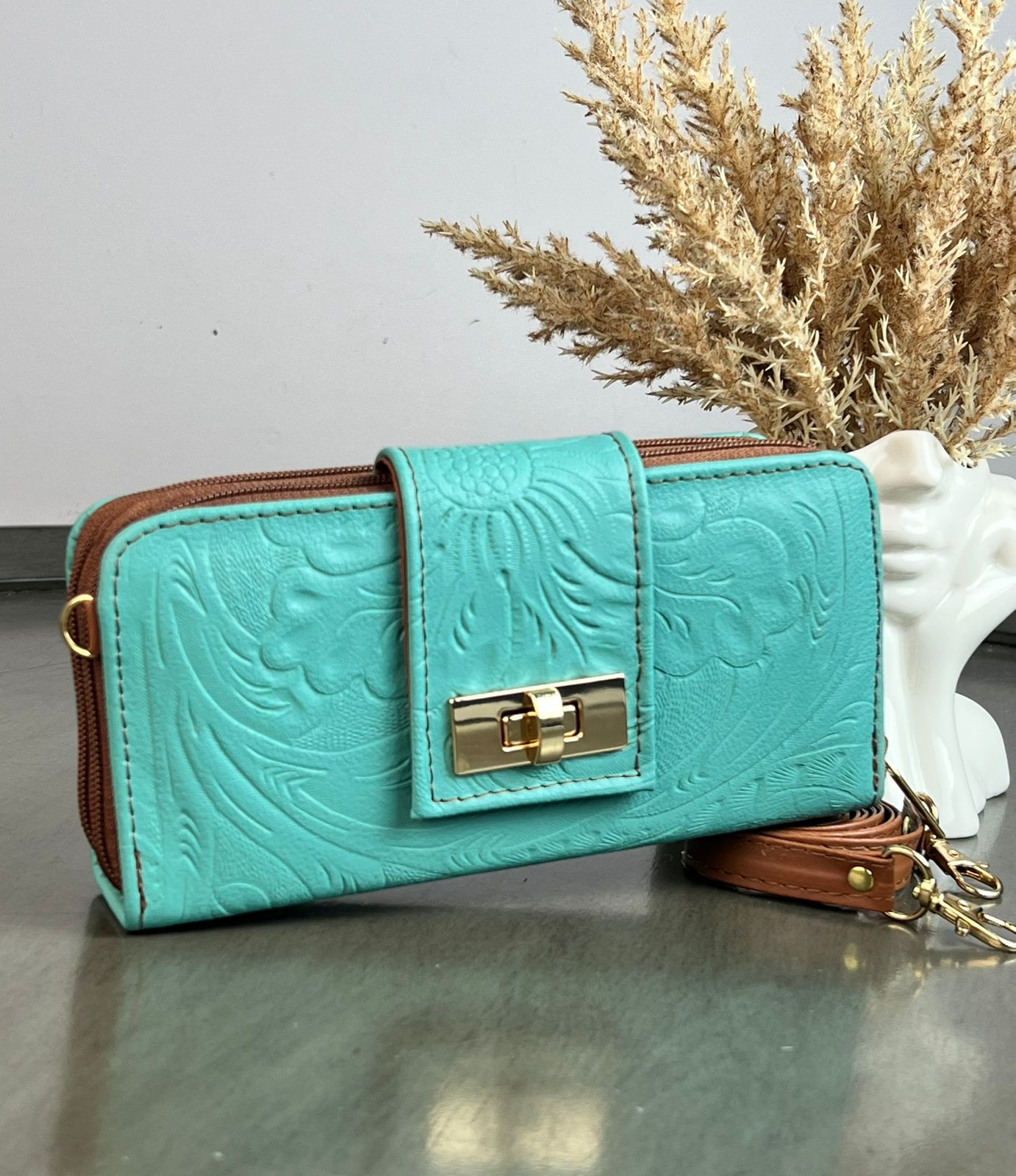 CARTERA PIEL BROCHE JADE MATE