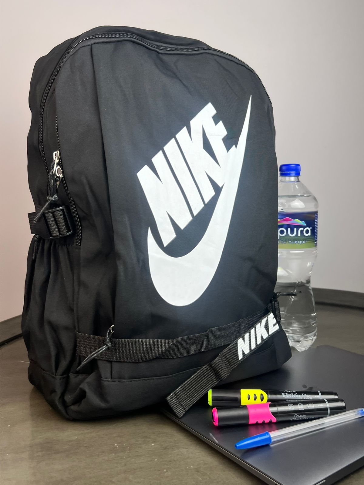MOCHILA NIKE CINTOS NEGRO