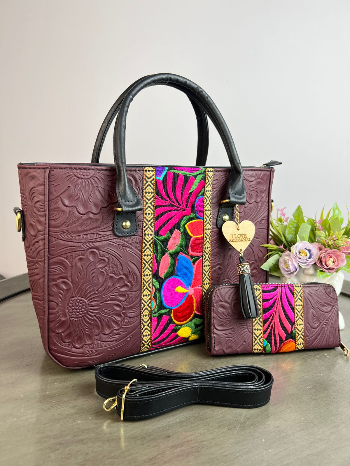 DUO FRANJA BORDADO Y PIEL GRASO CON CARTERA VINO