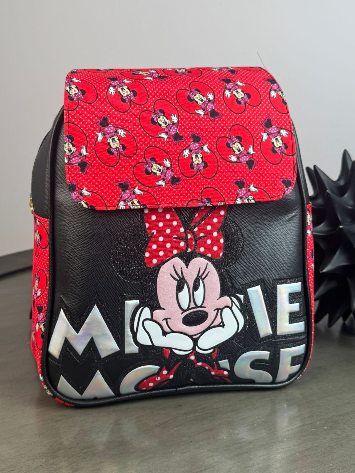 MOCHILA PERSONAJE MINNIE NEGRO/ROJO-PLATA