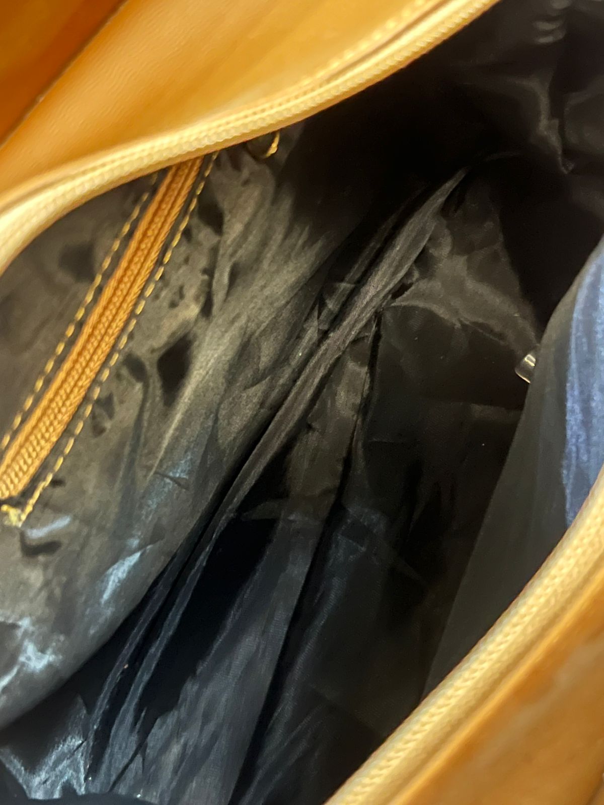 BOLSA YARA PIEL DE FLORES NEGRO