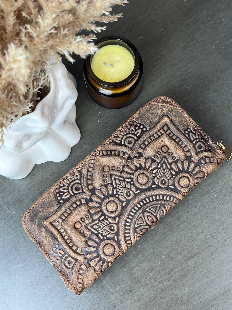 CARTERA 1 CIERRE MANDALA CHOCOLATE DESGASTADO