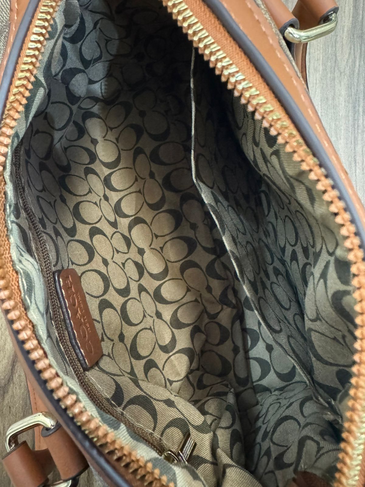 BOLSO COACH MALETITA KHAKI CEREZAS ESTAMPADO