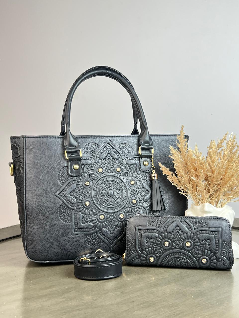 DUO MANDALA PIEL GRASO CON CARTERA NEGRO TEXTURA
