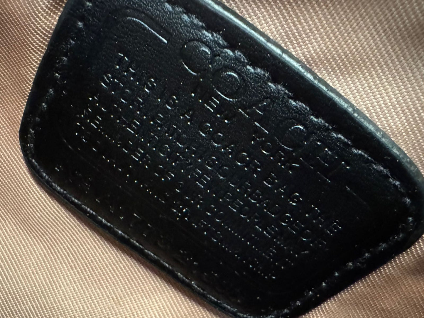 BOLSO COACH CON CINTO NEGRO CEREZAS