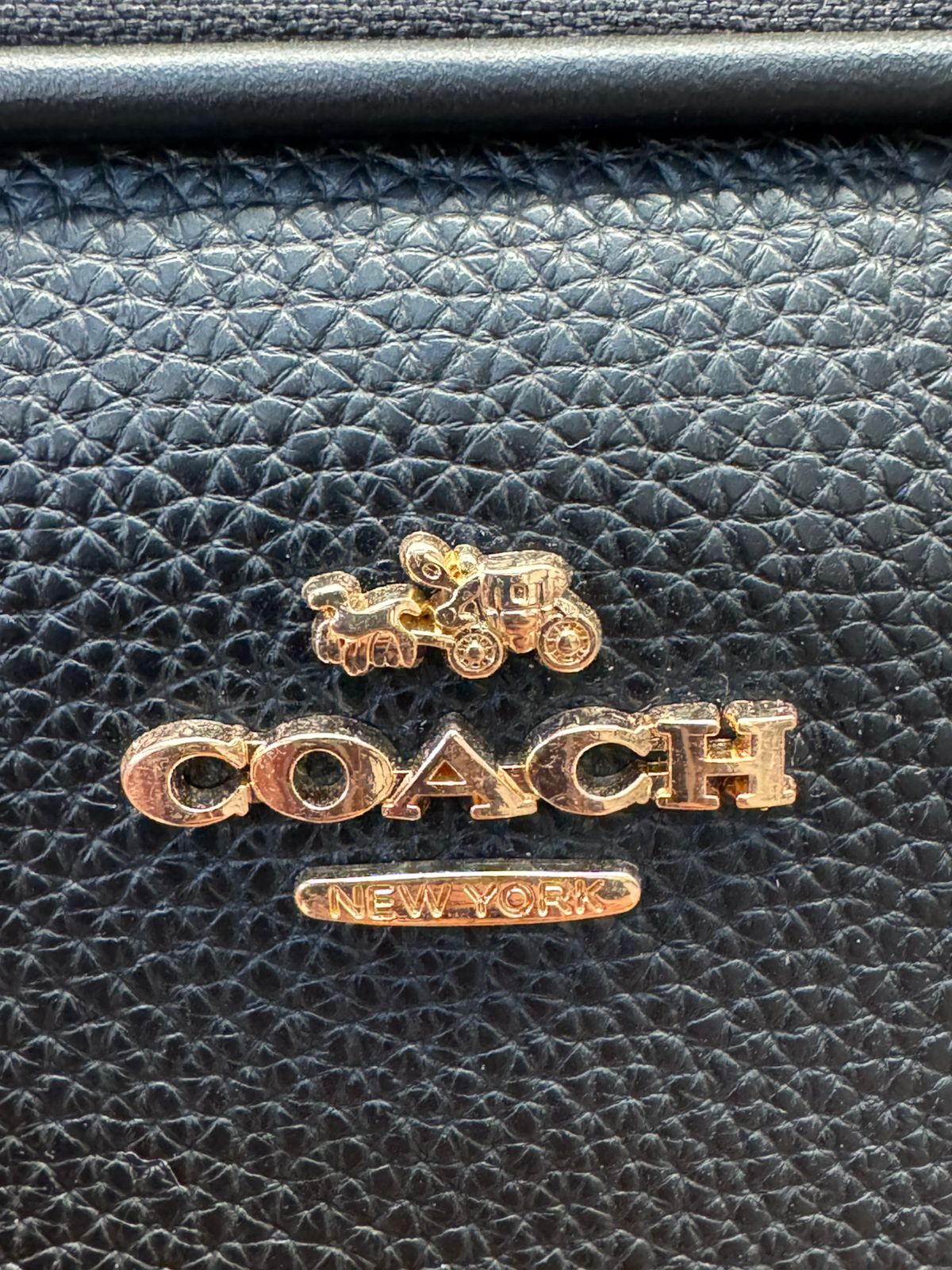 IMPORTACION ASHTON TOTE COACH NEGRO ESTAMPADO