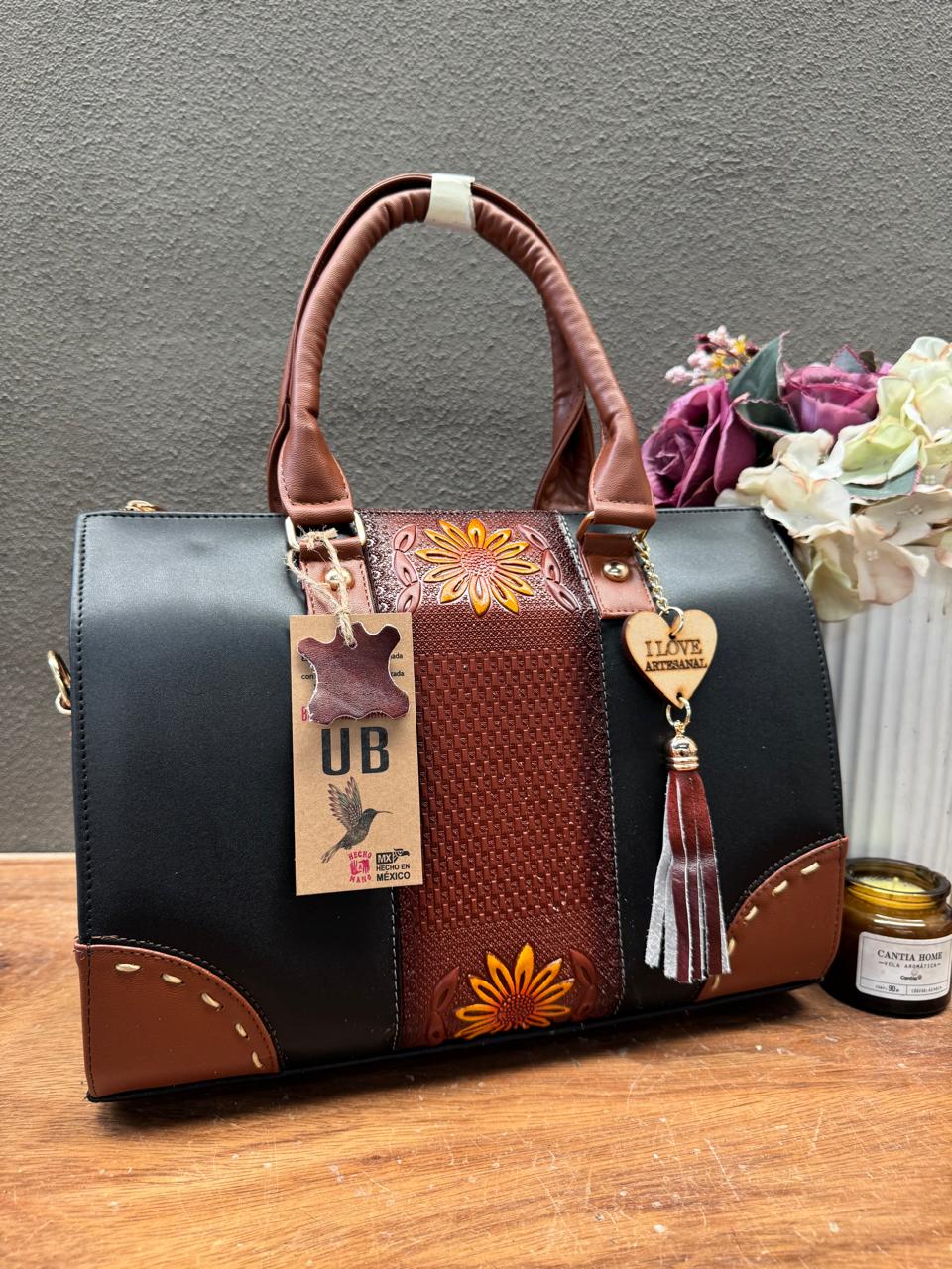 UB MOD ARTESANAL BAÚL FRANJA GIRASOLES PIEL NEGRO