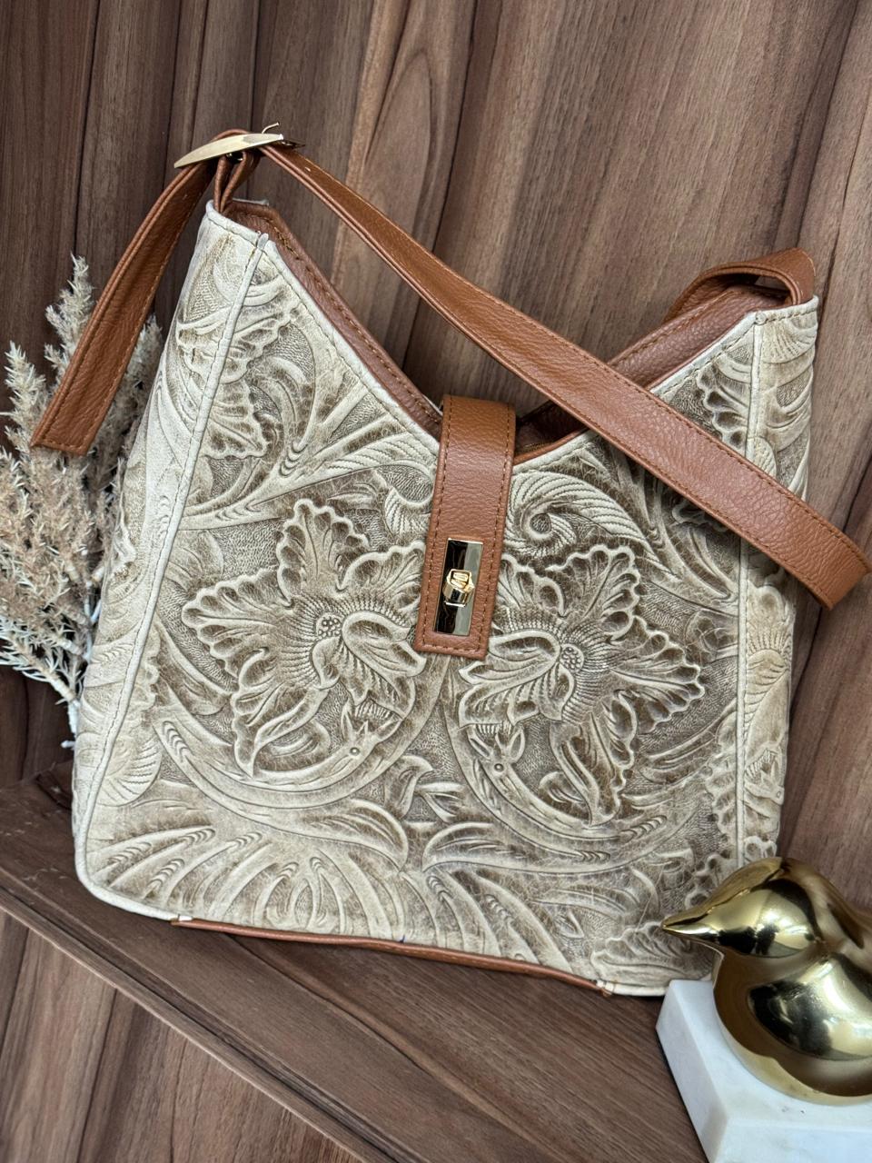 BOLSO YESSENIA COLOR ARENA CRAZY
