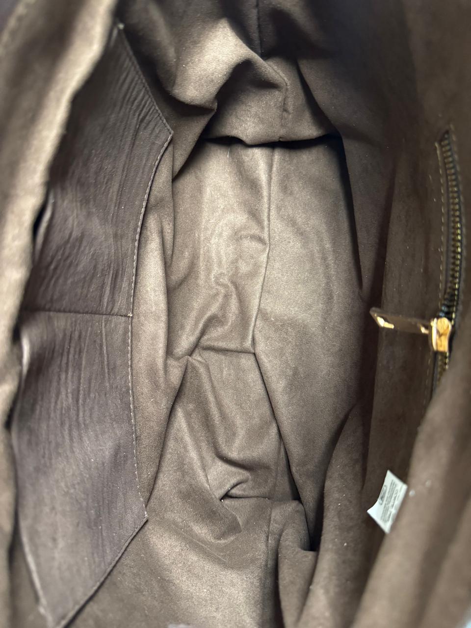 BOLSA FELISA GRABADO Y BARBAS NEGRO