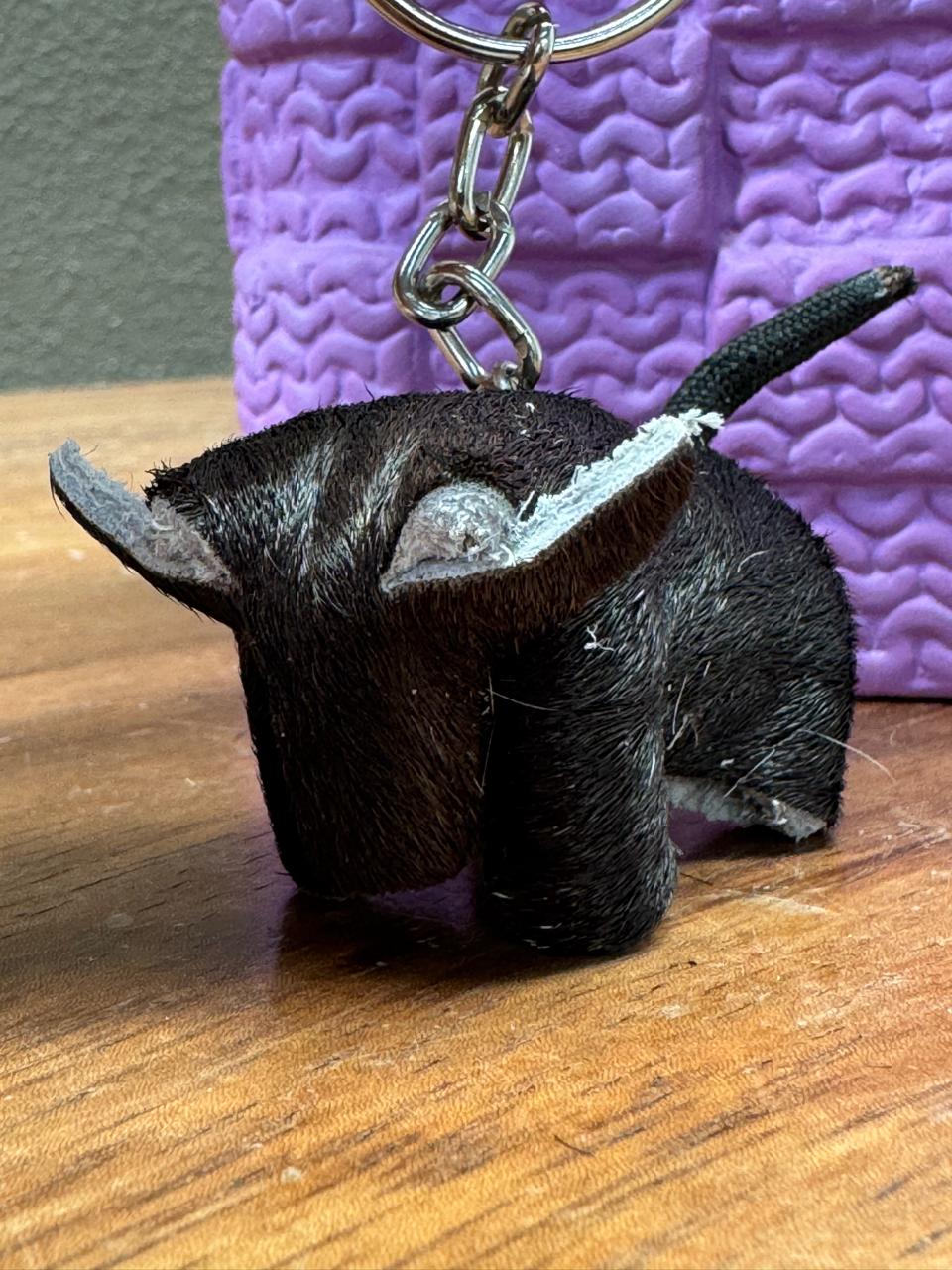 LLAVERO DE PELO FIGURA DE TORO COLOR SURTIDO
