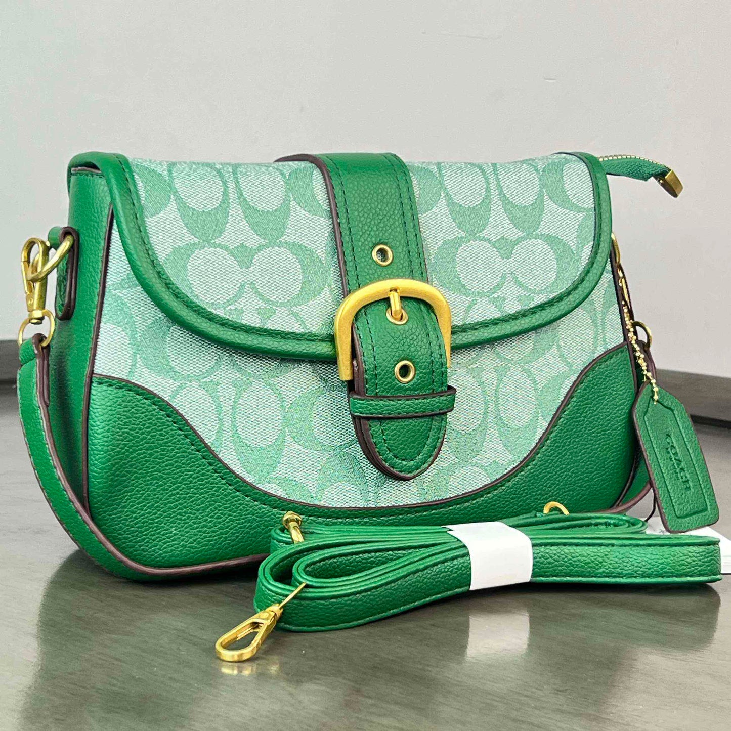 COACH 002 VERDE
