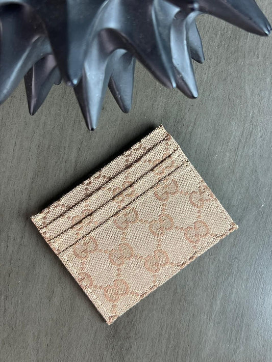 TARJETERO MARCAS GUCCI MAQUILLAJE