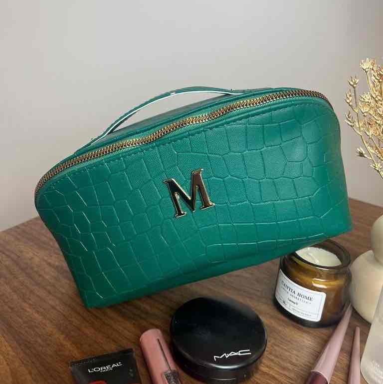 NECESER COLOR VERDE BOSQUE