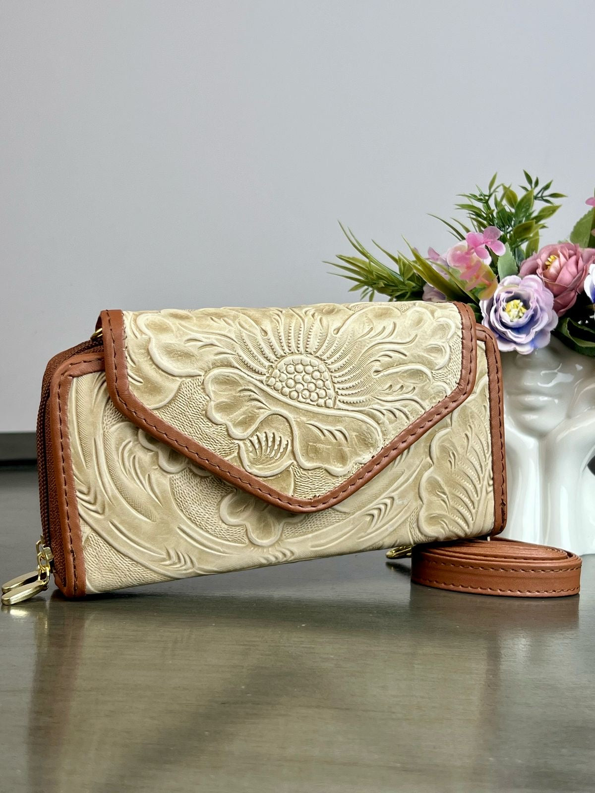 CARTERA PIEL TAPA VAINILLA