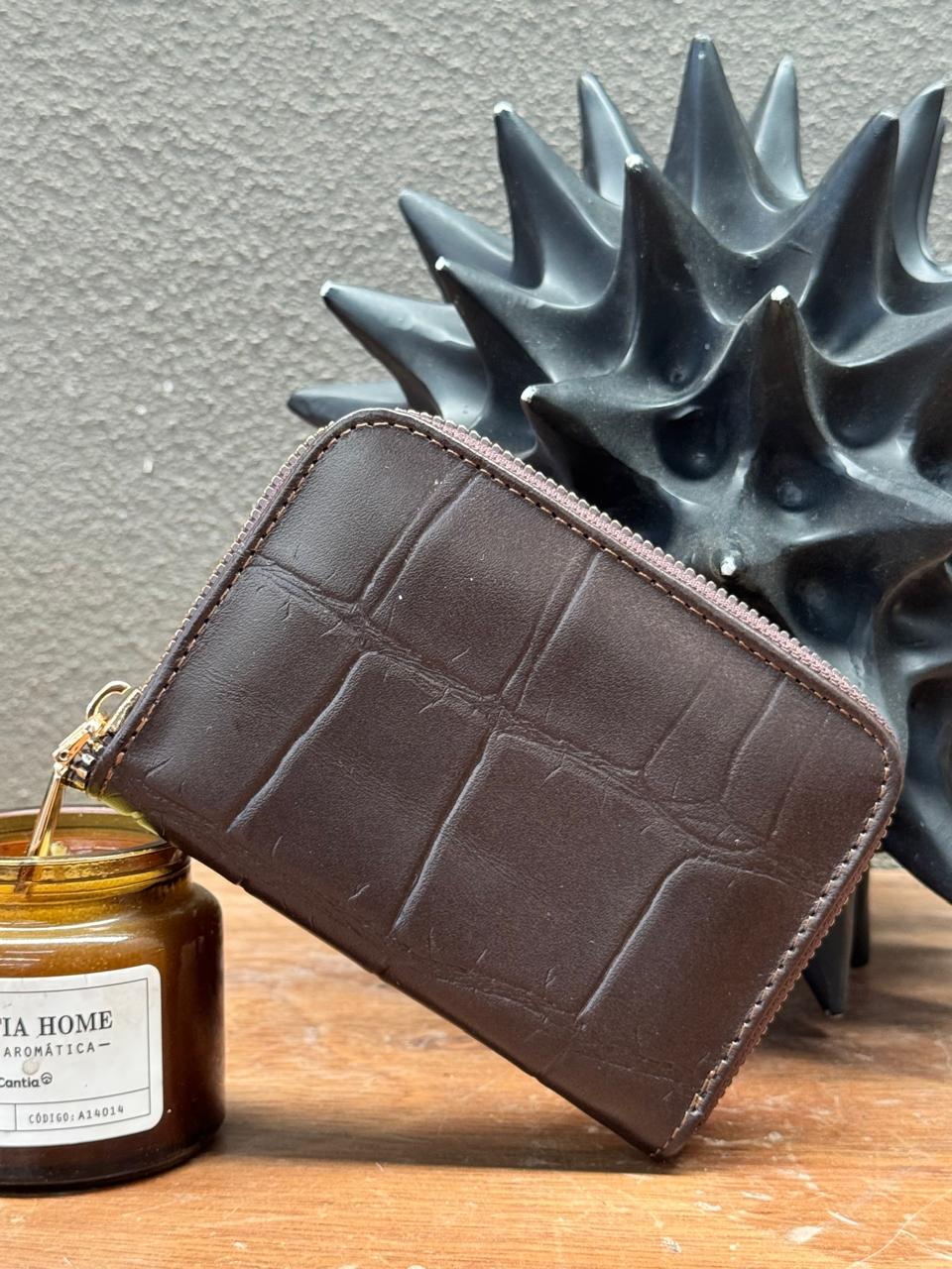 MONEDERO AFRICA PIEL COCODRILO CHOCOLATE