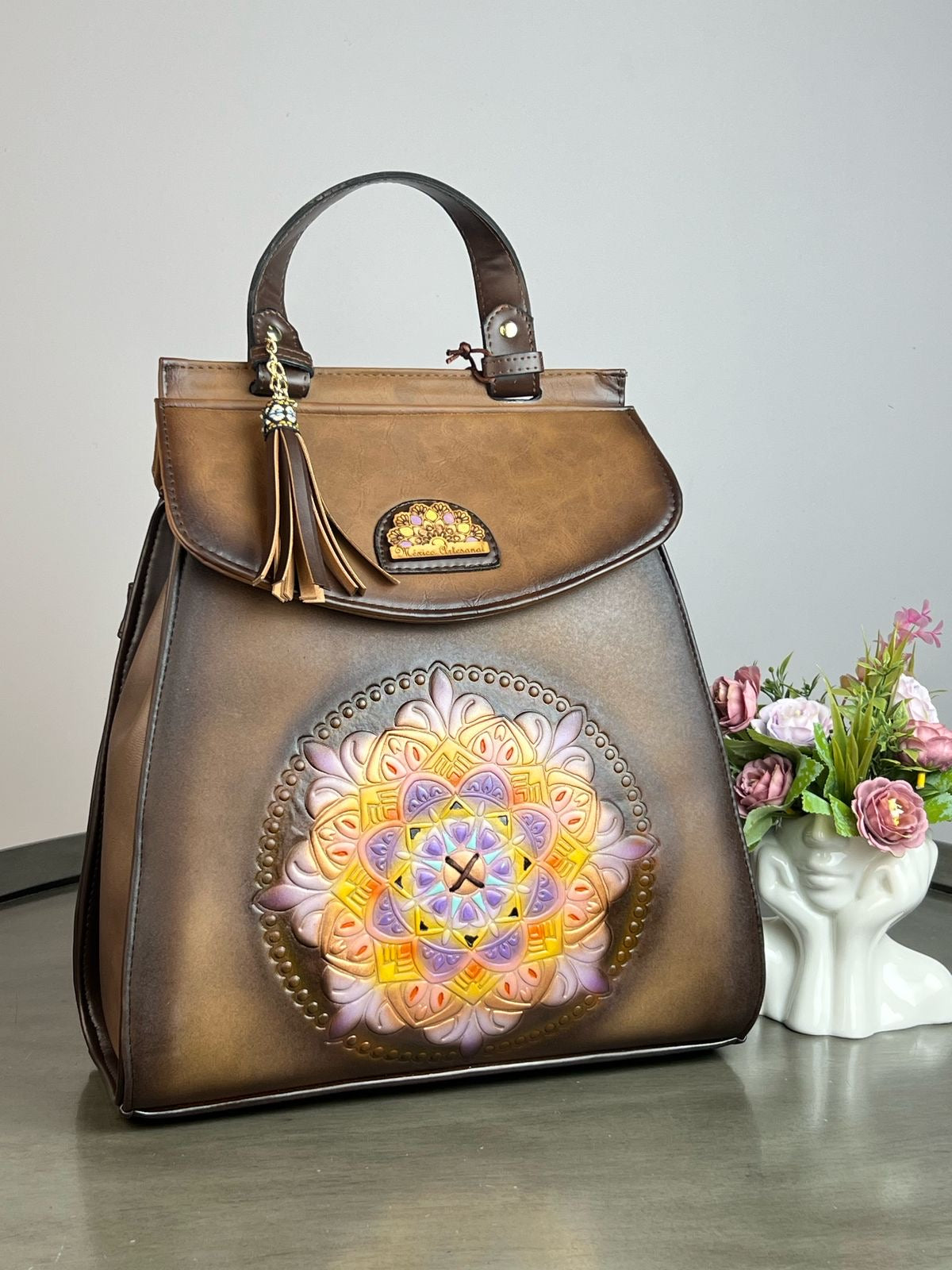 MAOMA GDE MOCHILA VERO CAFE  MÁNDALA ROSA