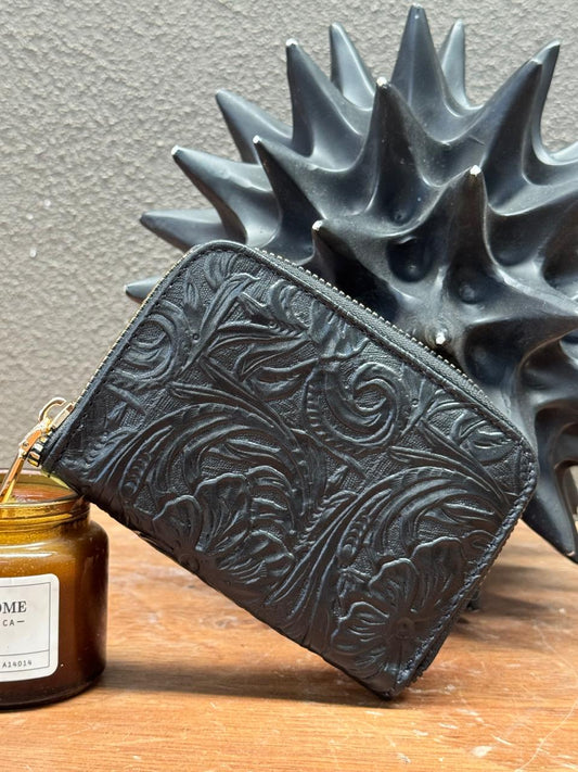 MONEDERO AFRICA PIEL NEGRO GRABADO FLORES