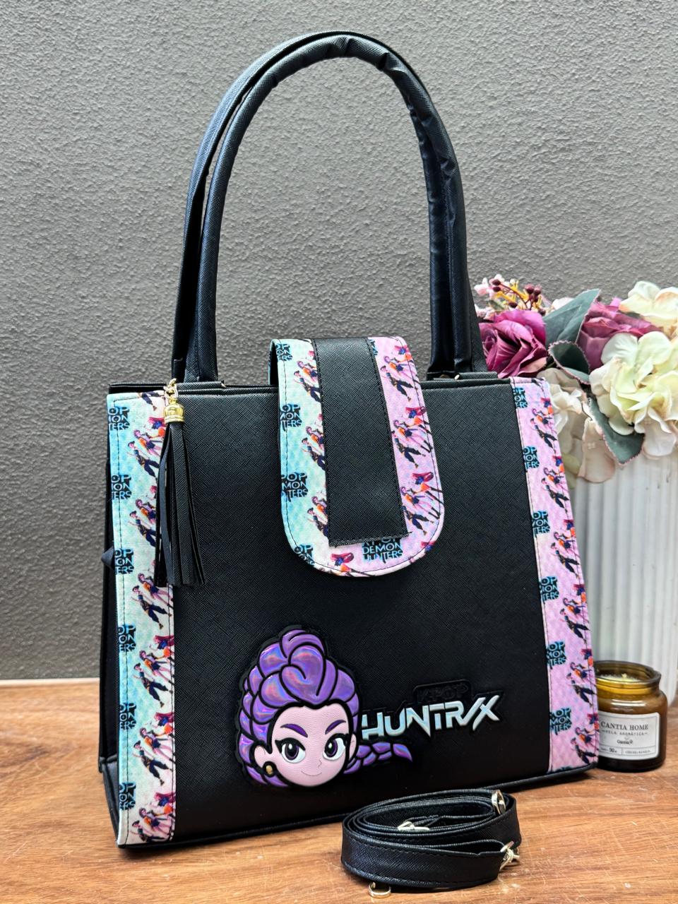 BOLSA BROCHE PERSONAJE GUERRERAS K POP