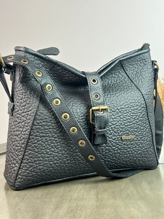 JS BOLSO DE PIEL CON CINTO NEGRO TEXTURA HERRAJE LATON VIEJO