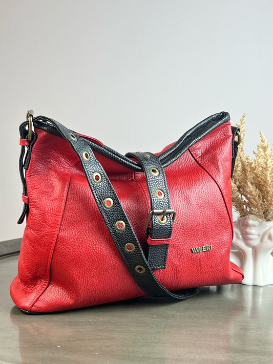 JS BOLSO DE PIEL CON CINTO COLOR ROJO/NEGRO HERRAJE LATON VIEJO