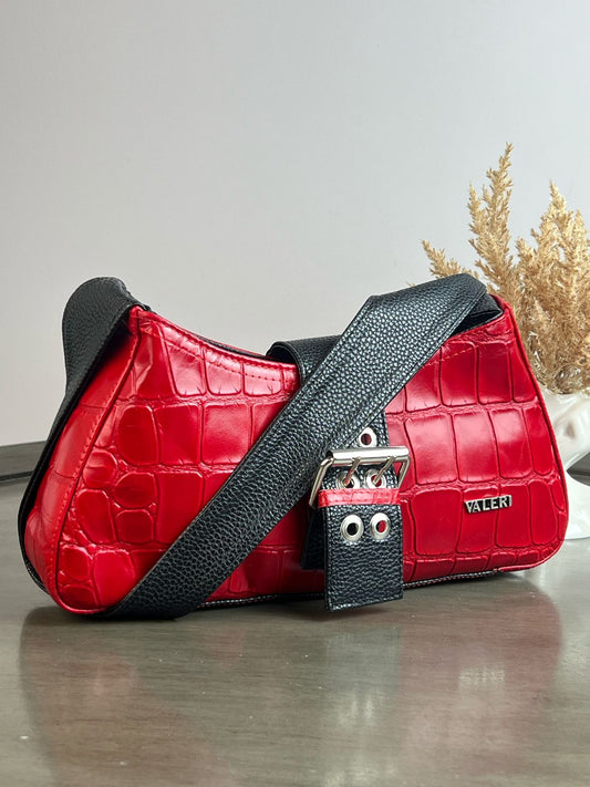 JS BOLSO TIPO BAGUETTE DE PIEL COLOR ROJO HERRAJE PLATA