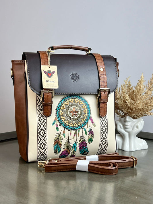 DB MOCHILA HEBILLAS ATRAPASUEÑOS HUESO/CHOCOLATE