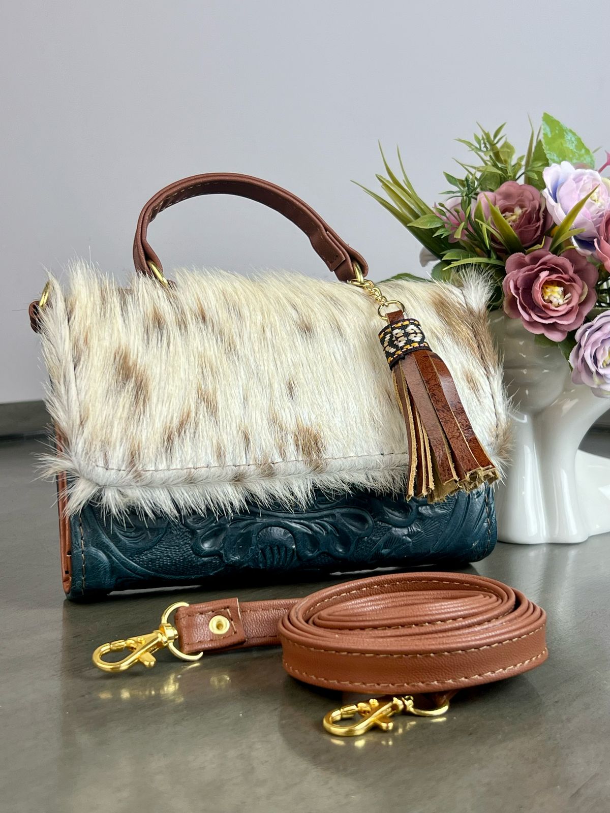 CROSSBODY DELIA AZUL METAL PELO