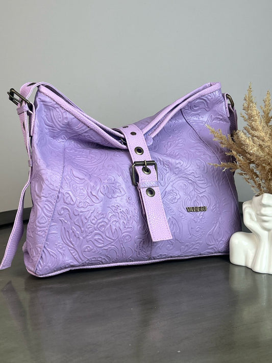 JS BOLSO DE PIEL CON CINTO LILA GRABADO