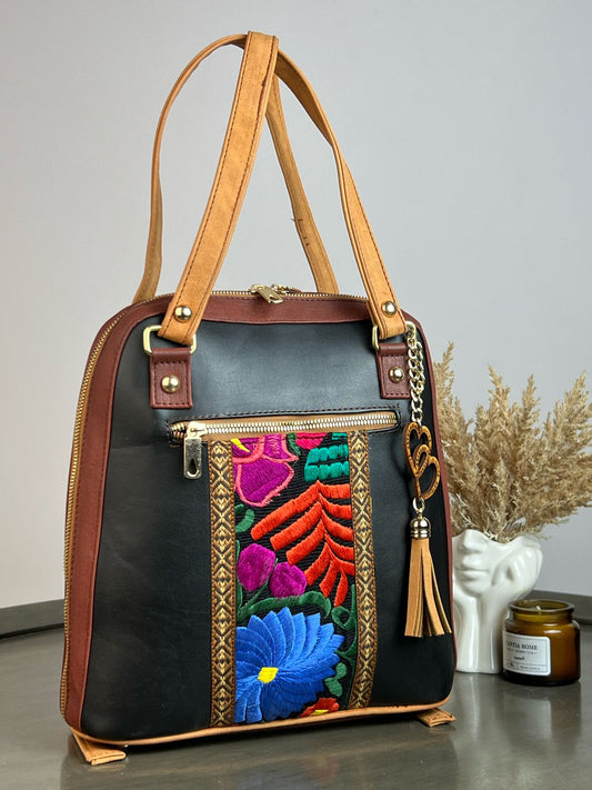 MOD. DOMDAR MOCHILA BIBI  NEGRO FRANJA BORDADA COLORES