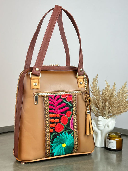 MOD. DOMDAR MOCHILA BIBI CAMEL FRANJA BORDADA COLORES