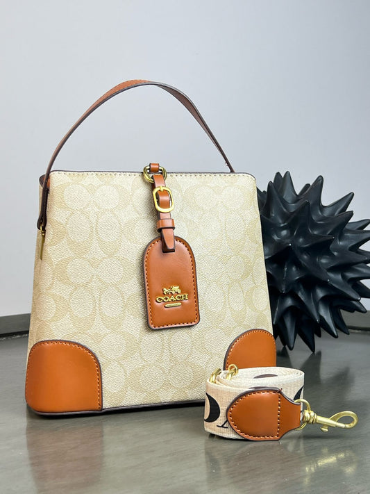 IMPORTACION COACH BUCKET HUESO/CAMEL
