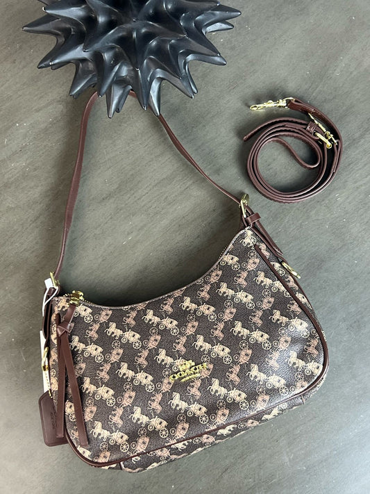 IMPORTACION COACH BAGUETTE CAFÉ ESTAMPADO HORSE