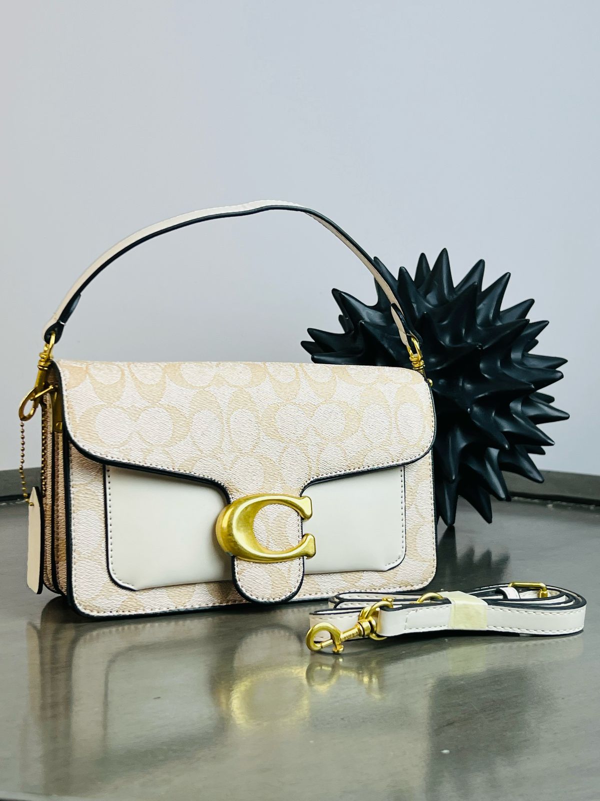 IMPORTACION CROSSBODY COACH ESTAMPADO BEIGE Y BOLSILLO LISO BEIGE