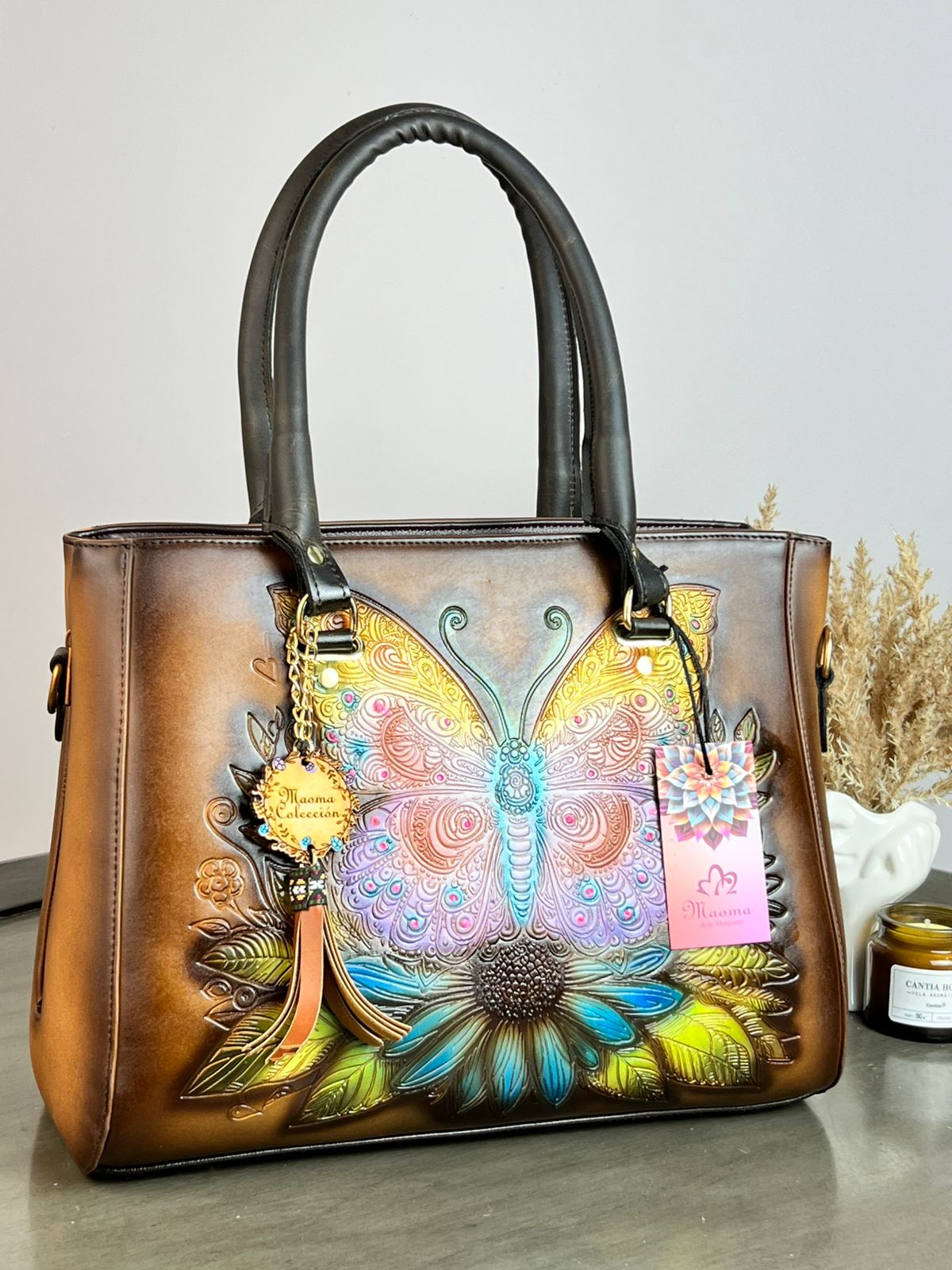 MAOMA GDE LILIANA MARIPOSA MARRÓN/TONOS LILA Y AMA