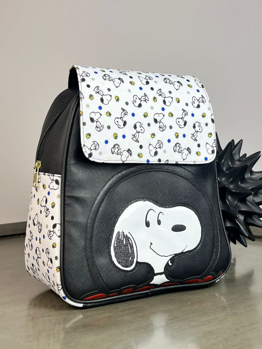 MOCHILA PERSONAJE SNOOPY NEGRO/BLANCO