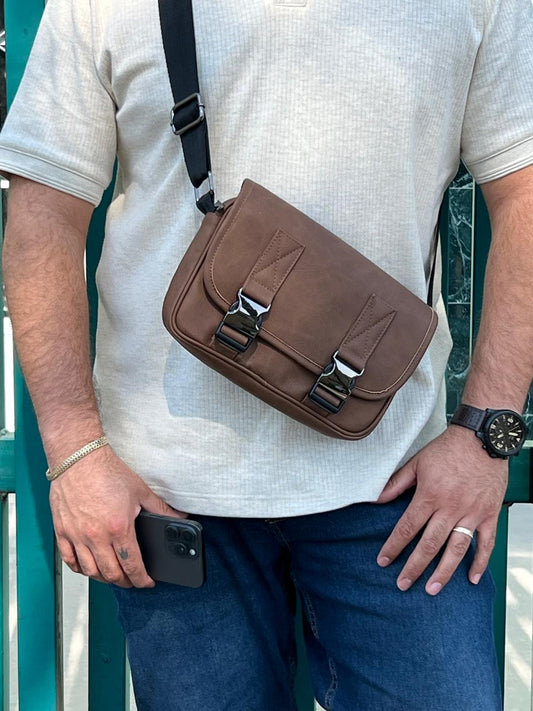 CROSSBODY HOMBRE LEO COÑAC