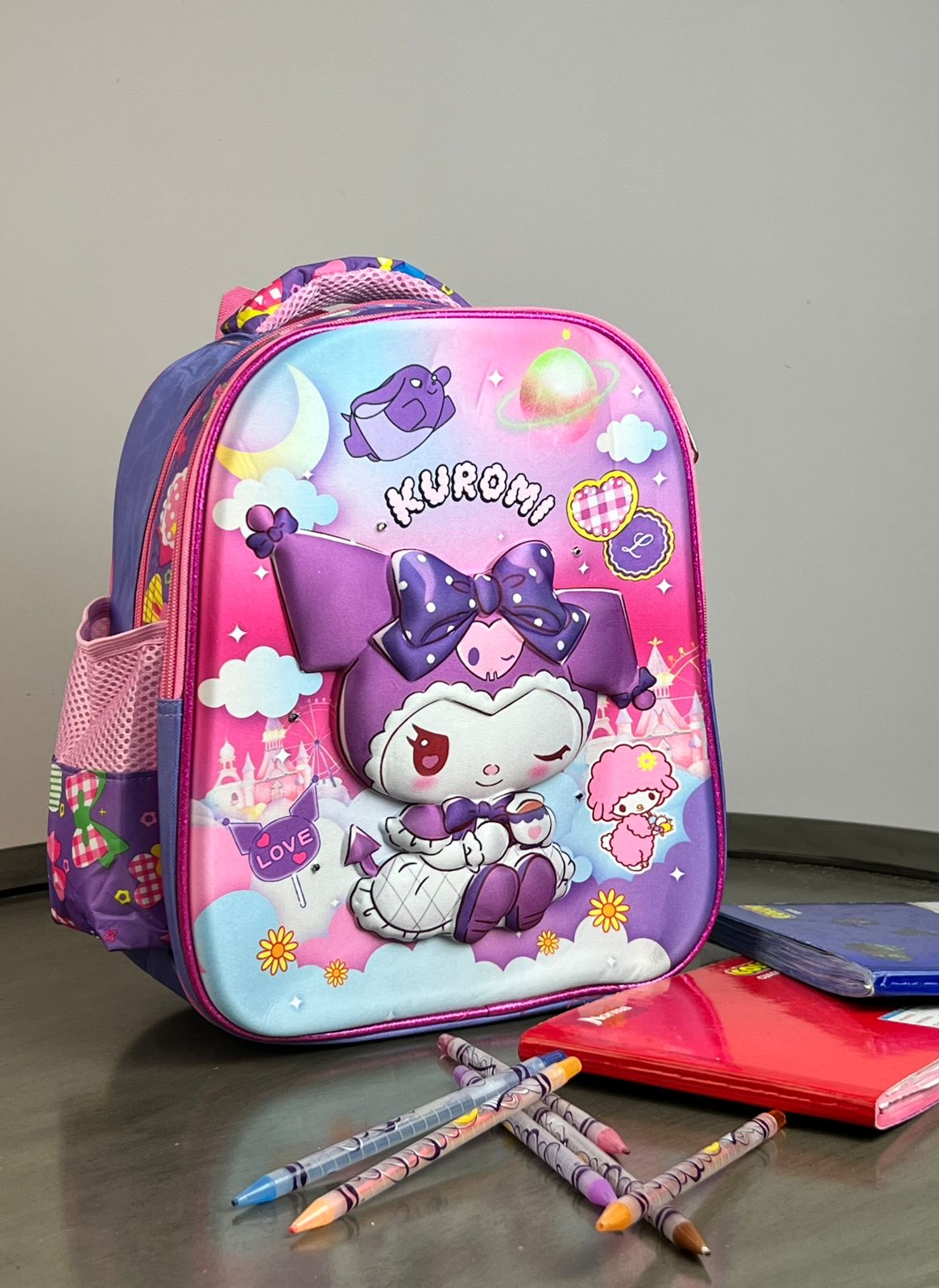 MOCHILA KYNDER PERSONAJES 3D KUROMI MORADO