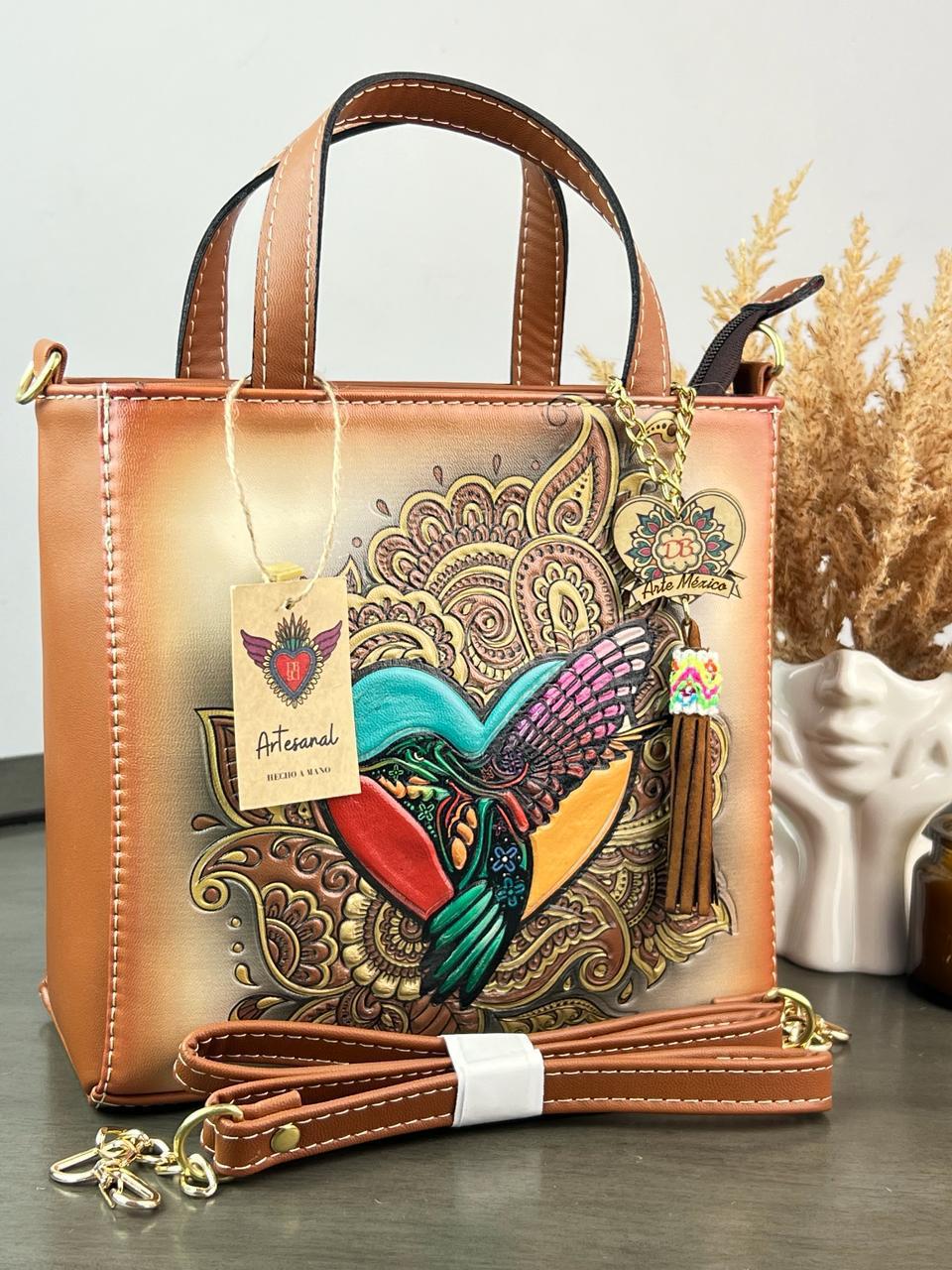 DB JULIA COLIBRI HUESO