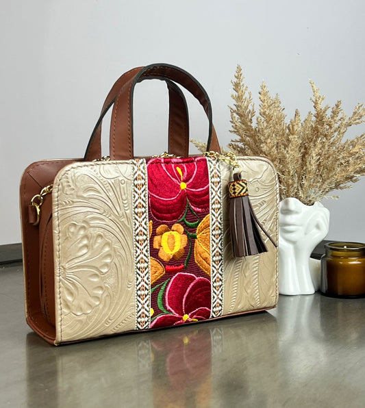 CROSSBODY DOBLE CARA FLORES FRANJA BORDADO F VINO/BEIGE BRILLANTE