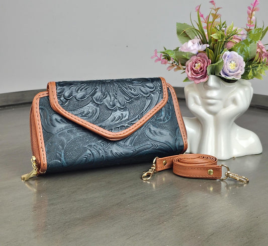 CARTERA PIEL TAPA NEGRO AZULADO