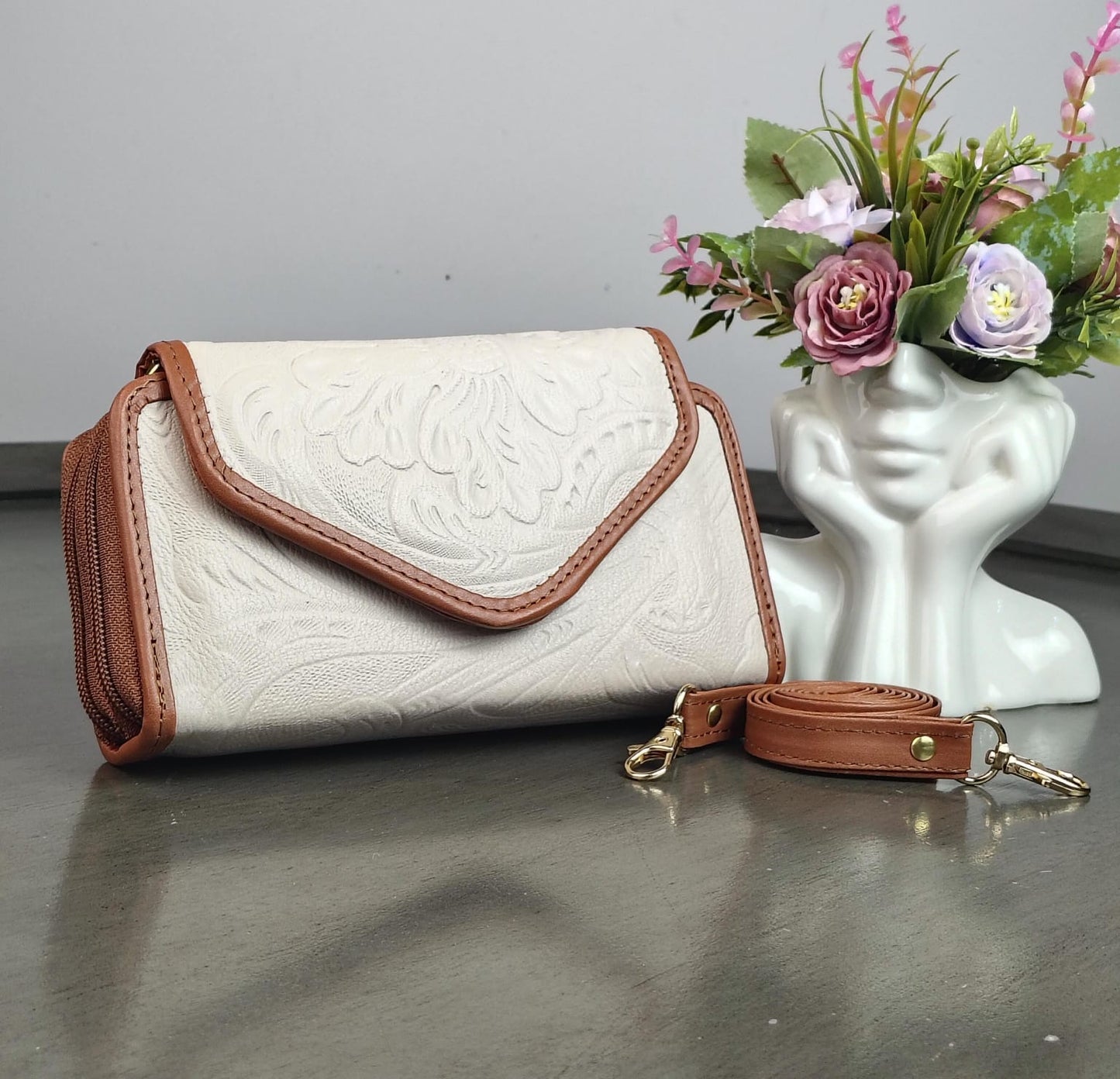 CARTERA PIEL TAPA CREMA