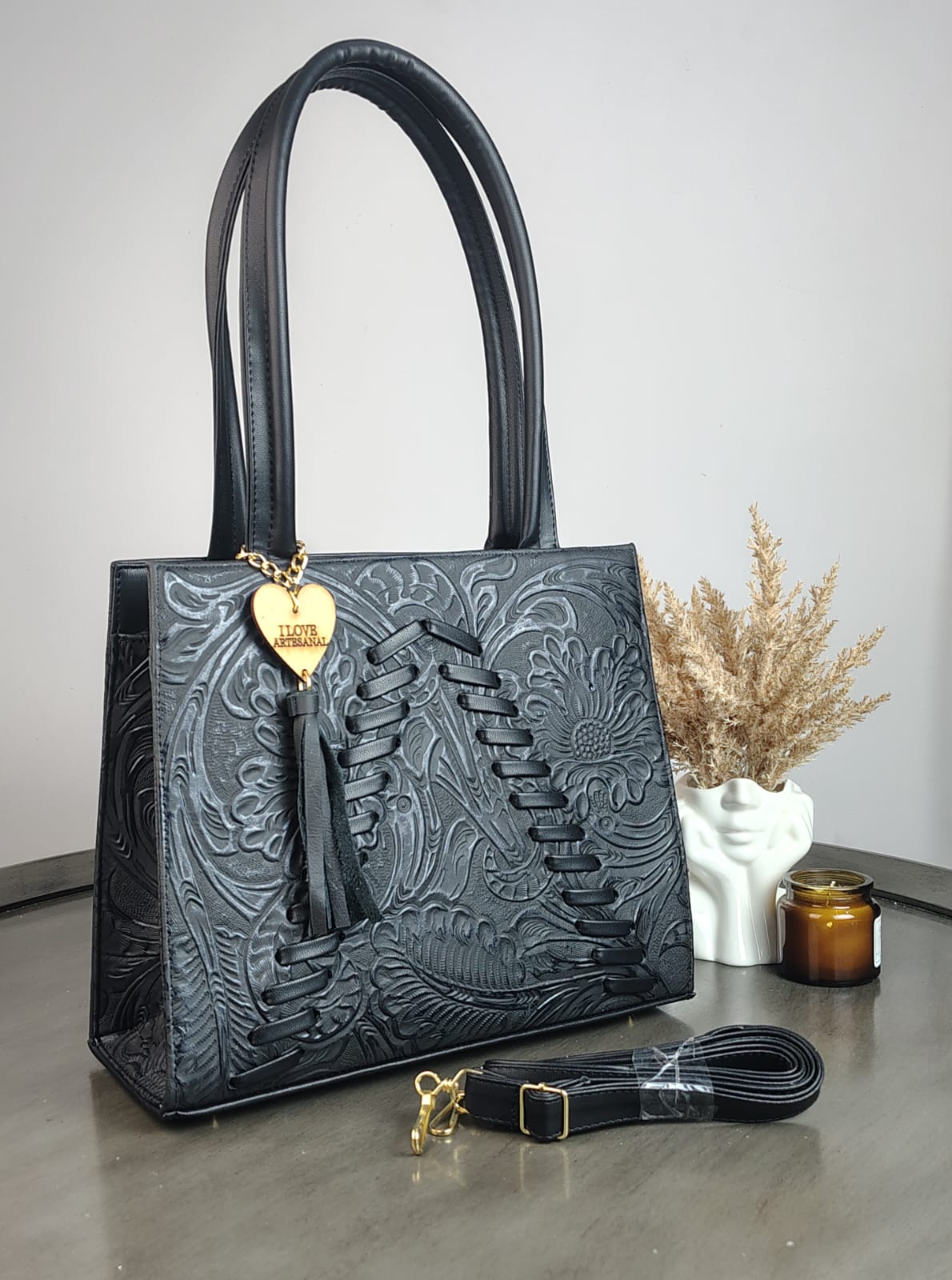 BOLSA SARA PIEL DE FLORES NEGRO